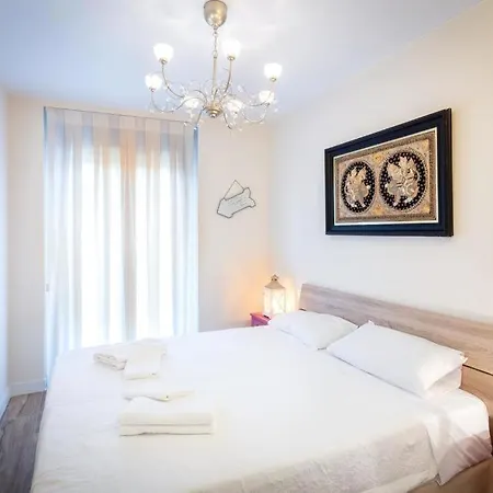 Az El Balcon De Cesar Augusto アパート